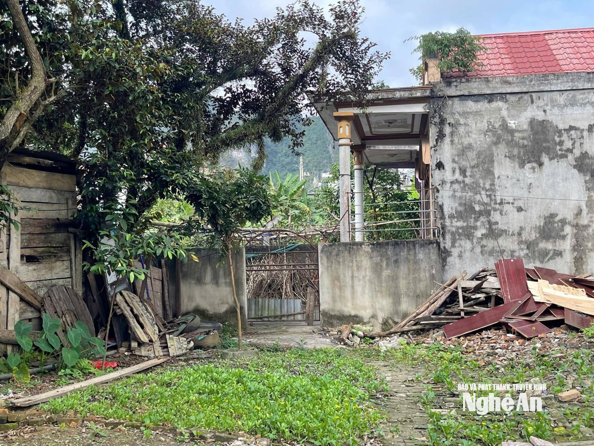 Khu vực dự kiến có con đường 12m theo quy hoạch, nay đã triển khai bồi thường nhưng đến nay vẫn chưa triển khai được. Ảnh: Tiến Đông