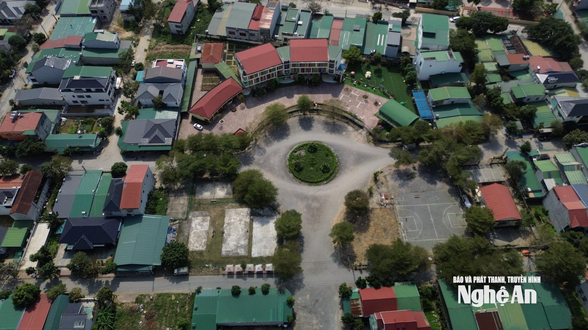 Nhìn từ trên cao, dự án này trông rất nhếch nhác. Ảnh: Tiến Đông