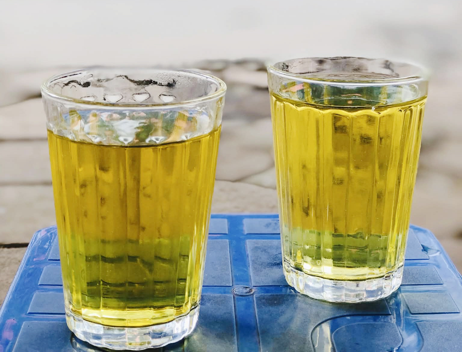 Trà xanh là thức uống quen thuộc mỗi ngày của nhiều người. Ảnh: Ban Mai