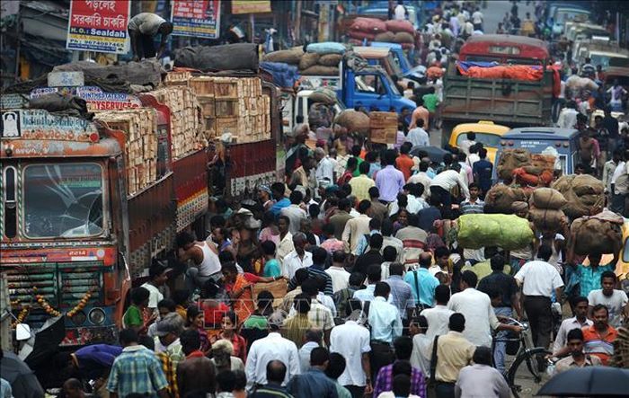 Người dân Ấn Độ trên đường phố ở Kolkata. 