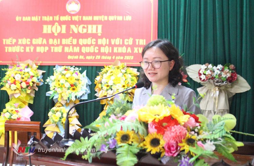 Đại biểu Thái Thị An Chung giải trình ý kiến, kiến nghị của cử tri.