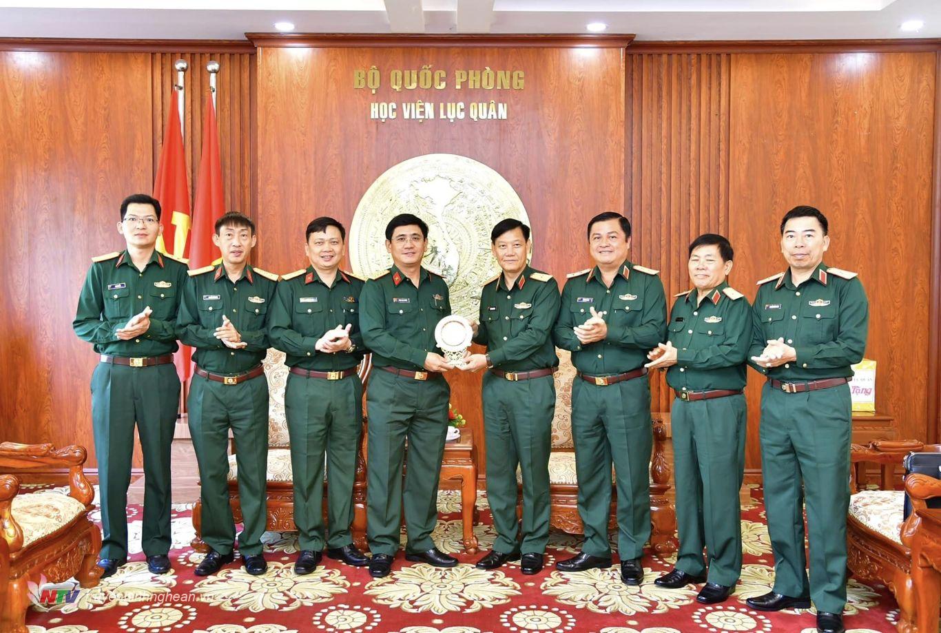 Bộ Chỉ huy Quân sự tỉnh Nghệ An tổ chức học tập, nghiên cứu thực tế tại các cơ quan, đơn vị phía Nam