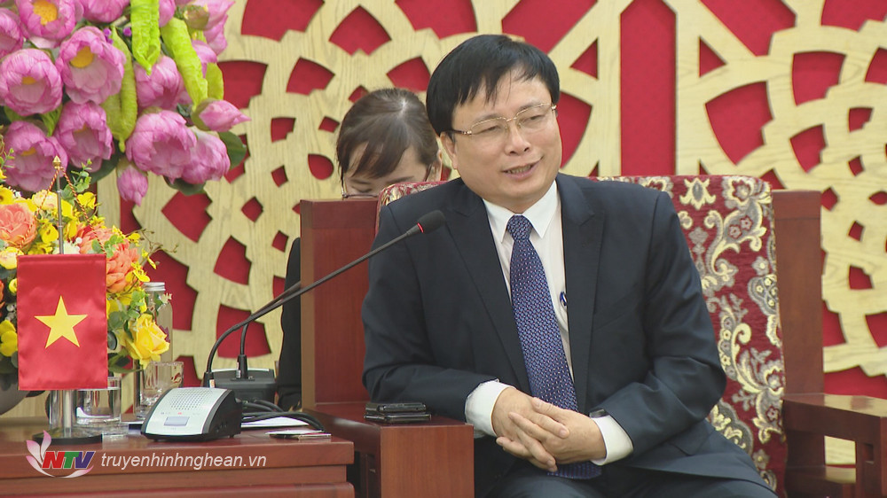 Đồng chí Bùi Đình Long - Phó Chủ tịch UBND tỉnh phát biểu tại buổi tiếp đón.