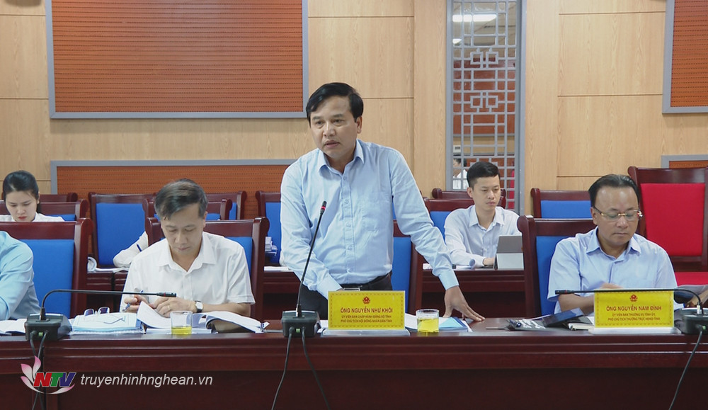 Đồng chí Nguyễn Như Khôi - Phó Chủ tịch HĐND tỉnh phát biểu tại cuộc họp.