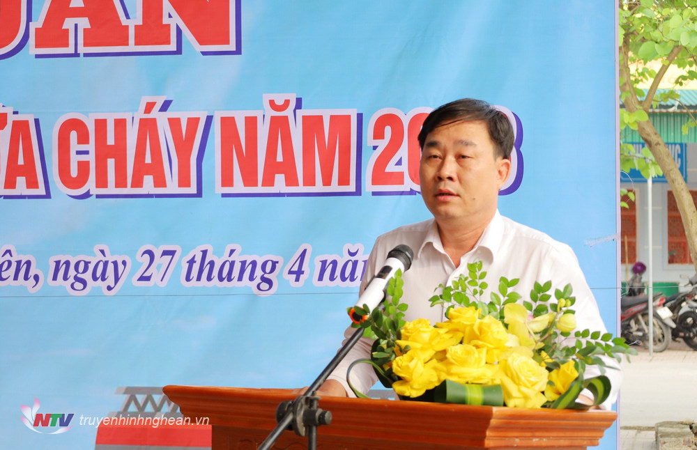 Lãnh đạo huyện Hưng Nguyên phát biểu giao nhiệm vụ tại lớp tập huấn.