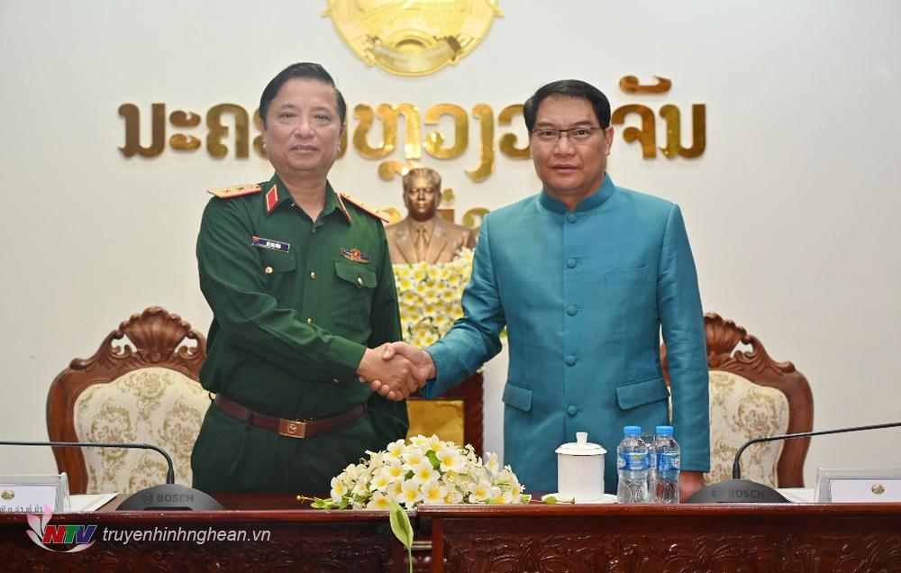 Bộ Tư lệnh Quân khu 4 chúc Tết tại Thủ đô Viêng Chăn, CHDCND Lào.