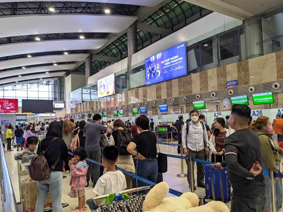 Dự kiến ngày cao nhất, Cảng HKQT Nội Bài sẽ đón khoảng 96 ngàn lượt khách