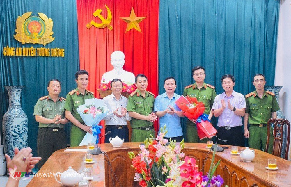 Lãnh đạo huyện Tương Dương chúc mừng và khen thưởng đột xuất Ban chuyên án