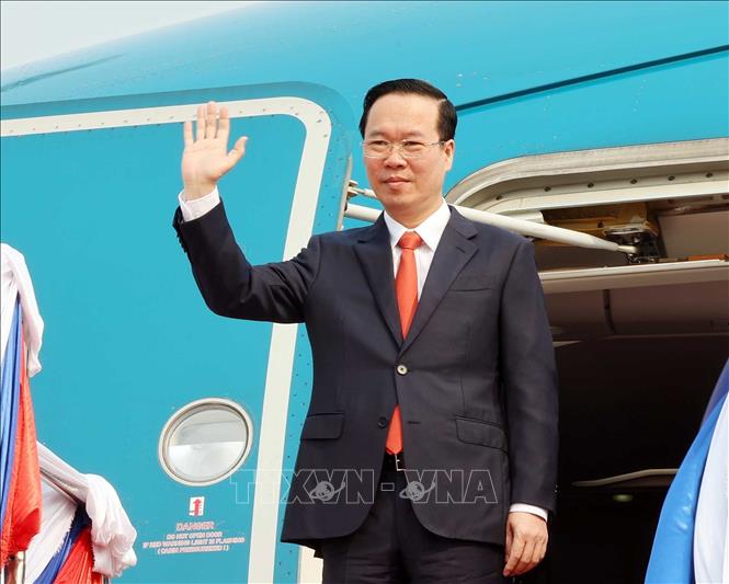 Chủ tịch nước Võ Văn Thưởng đến thủ đô Vientiane, bắt đầu chuyến thăm chính thức nước Cộng hòa dân chủ nhân dân Lào.