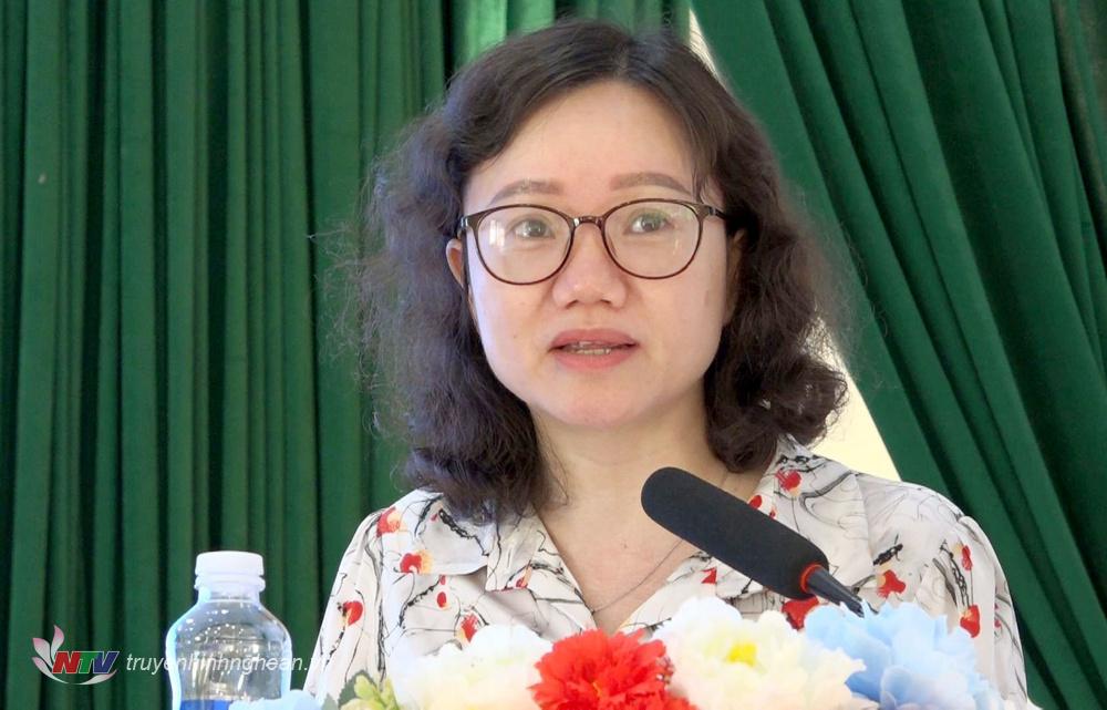 Bà  Thái Thị An Chung - Phó trưởng Đoàn chuyên trách Đoàn ĐBQH tỉnh thông tin chương trình kỳ họp thứ 5, Quốc hội khóa XV và một số điểm mới về Luật Hợp tác xã (sửa đổi).