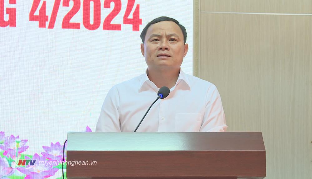 Đồng chí Phạm Ngọc Cảnh - Phó trưởng ban Tuyên giáo Tỉnh uỷ nêu định hướng công tác tuyên truyền tháng 4/2024