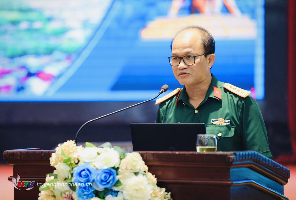 Đại tá, TS. Lê Thanh Bài, Viện Lịch sử Quân sự Việt Nam tham luận tại hội thảo. 
