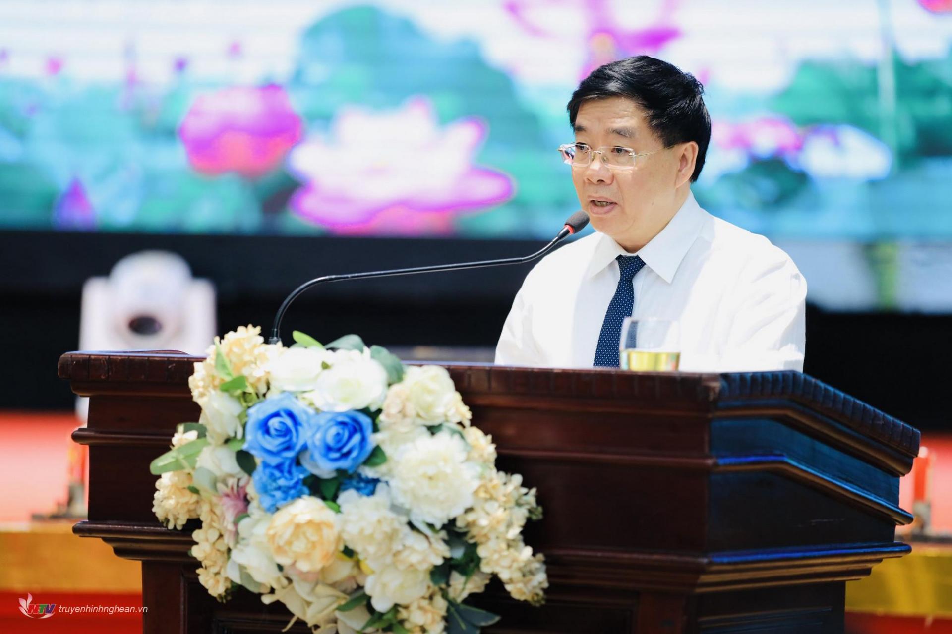 Phó Bí thư Thường trực Tỉnh uỷ Nguyễn Văn Thông phát biểu tổng kết hội thảo.