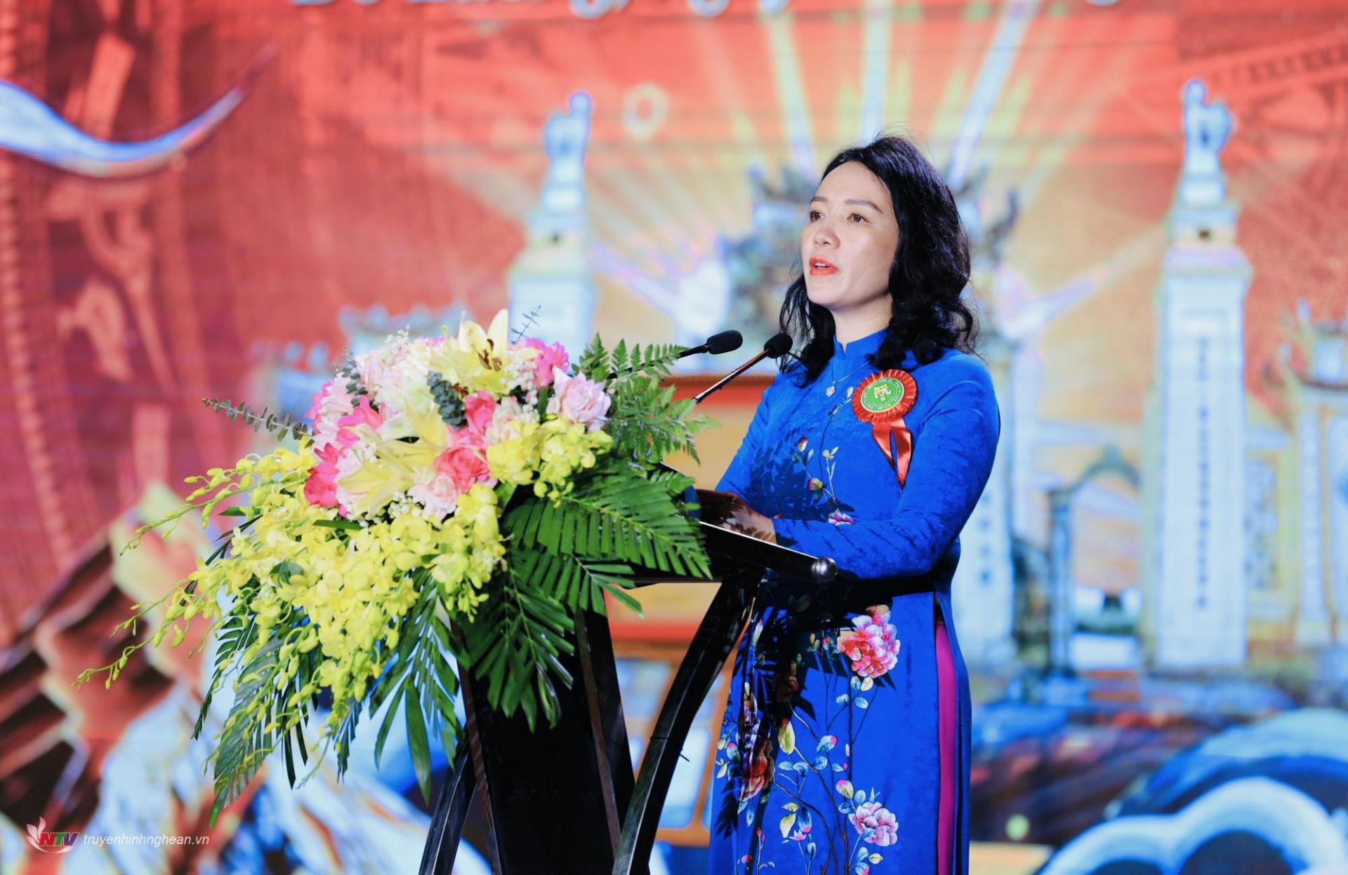 Bà Trần Thị Mỹ Hạnh - Giám đốc Sở Văn hoá và Thể thao phát biểu tại buổi lễ.