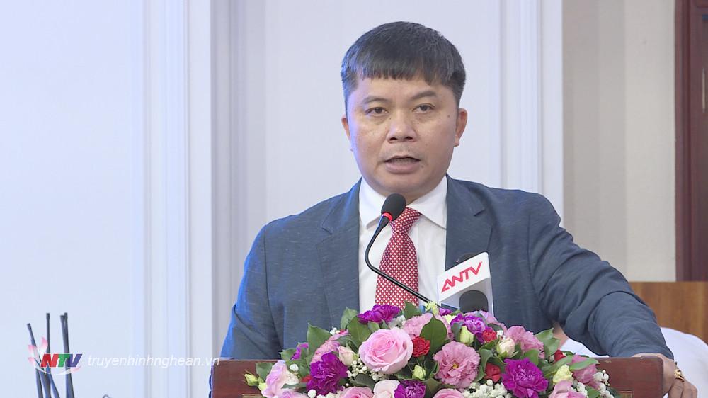 Ông Nguyễn Văn Nam - Phó Giám đốc Trung tâm Xúc tiến Đầu tư, Thương mại và Du lịch tỉnh Nghệ An phát biểu tại hội nghị.