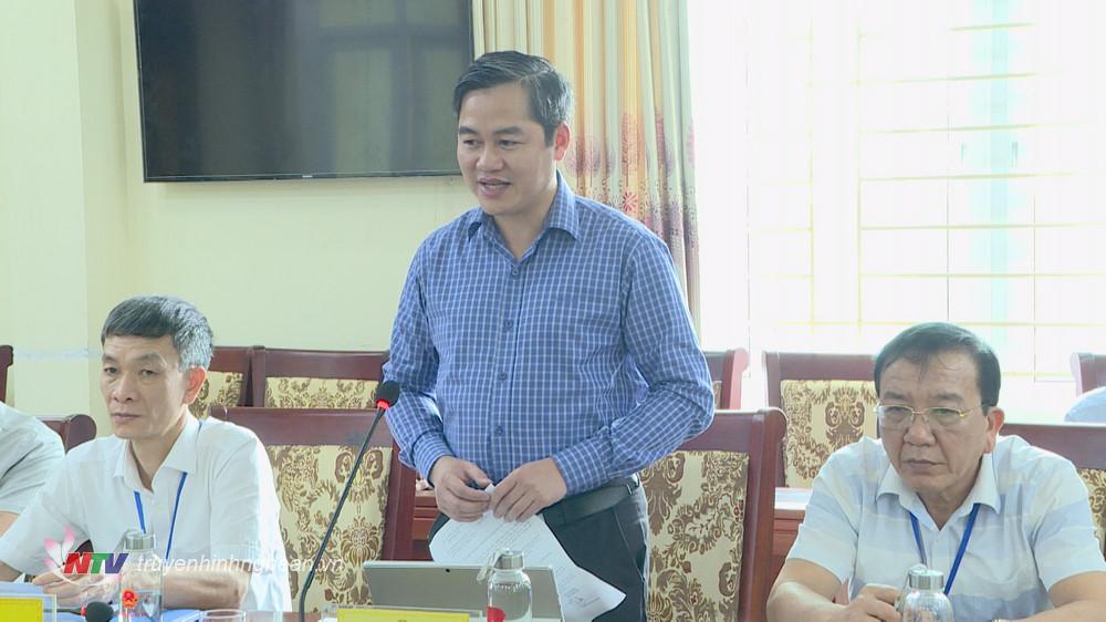 Phó Bí thư thị ủy, Chủ tịch UBND thị xã Hoàng Mai Nguyễn Hữu An phát biểu tại cuộc làm việc.
