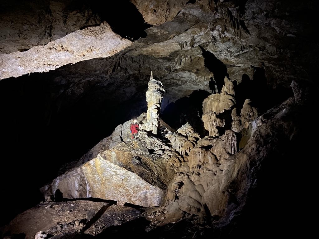 Một dạng thạch nhũ độc đáo trong hang động vừa phát hiện