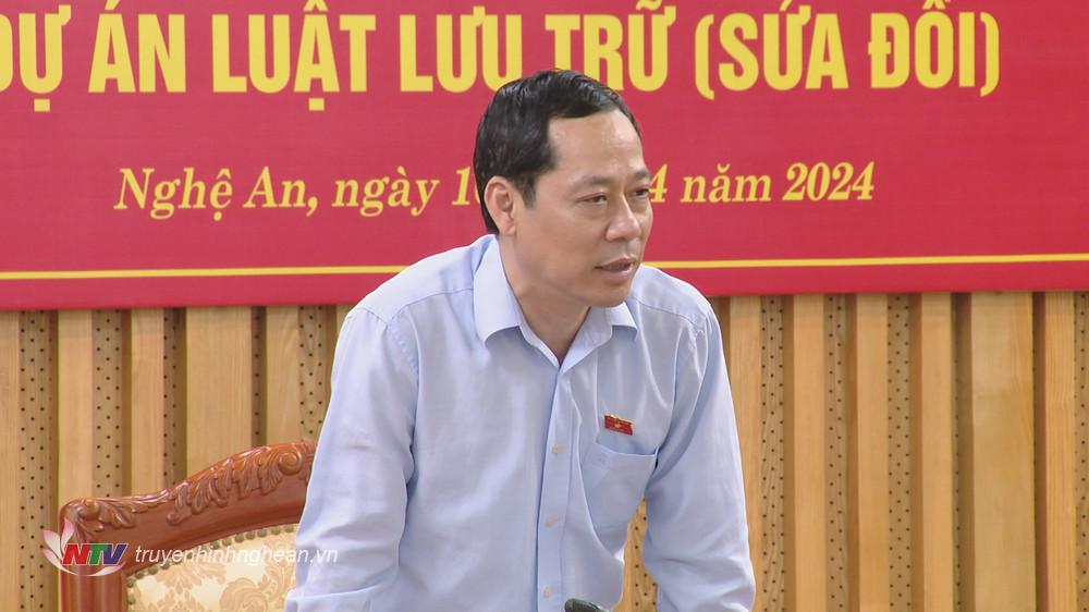 Ông Trần Nhật Minh - Đại biểu Quốc hội chuyên trách Đoàn đại biểu Quốc hội tỉnh Nghệ An phát biểu tại hội nghị.