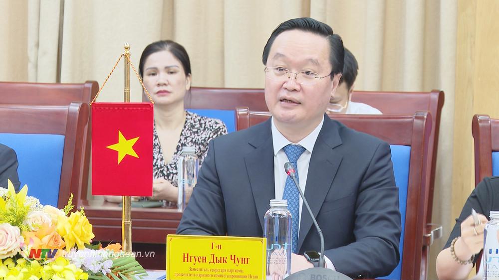 Chủ tịch UBND tỉnh Nghệ An Nguyễn Đức Trung phát biểu tại buổi làm việc.