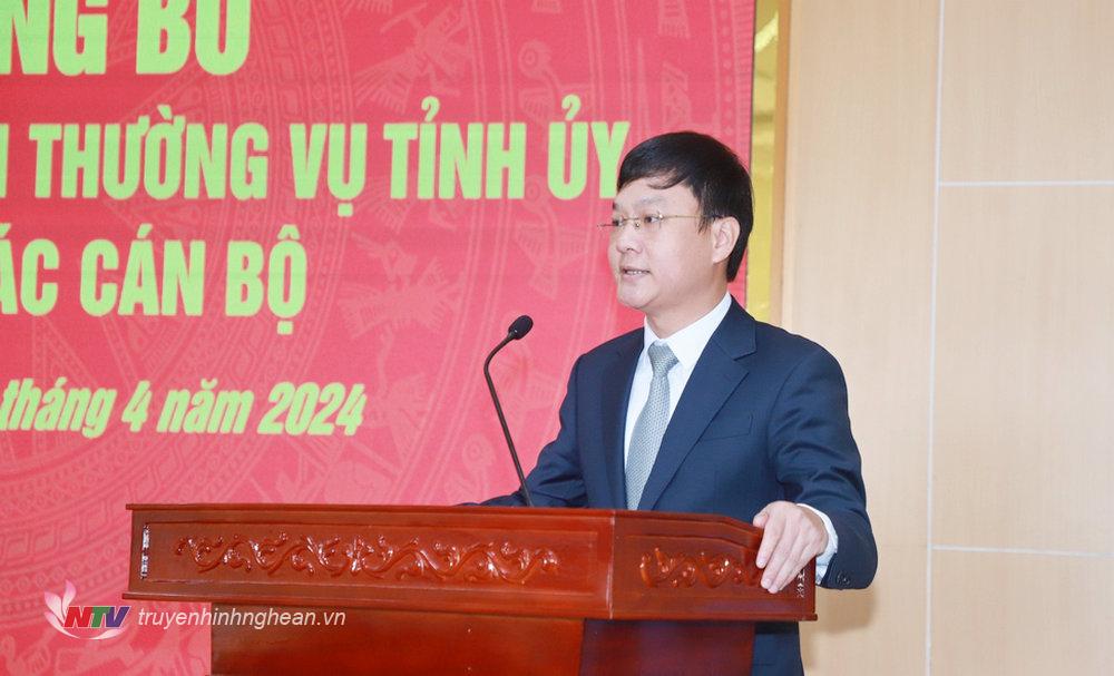 Tân Bí thư Đảng uỷ Khối Các cơ quan tỉnh Phạm Tuấn Vinh phát biểu nhận nhiệm vụ.