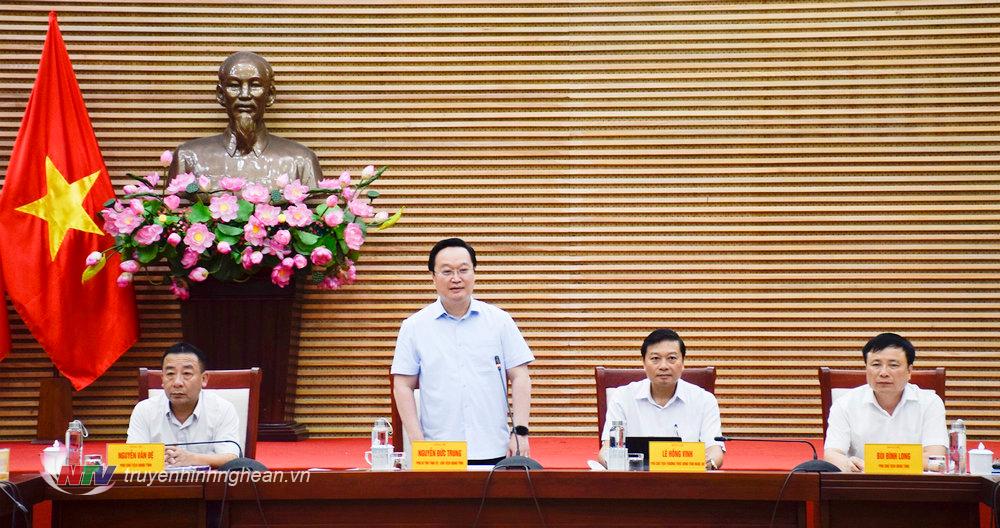 Chủ tịch UBND tỉnh Nguyễn Đức Trung phát biểu kết luận phiên họp