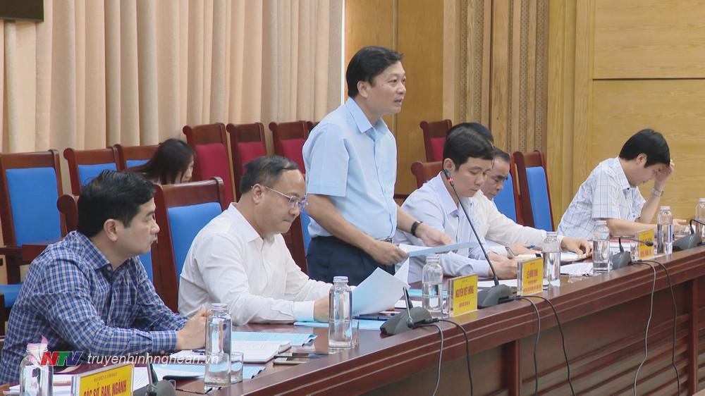 Đồng chí Lê Hồng Vinh - Ủy viên Ban Thường vụ Tỉnh ủy, Phó Chủ tịch Thường trực UBND tỉnh phát biểu tại cuộc làm việc.