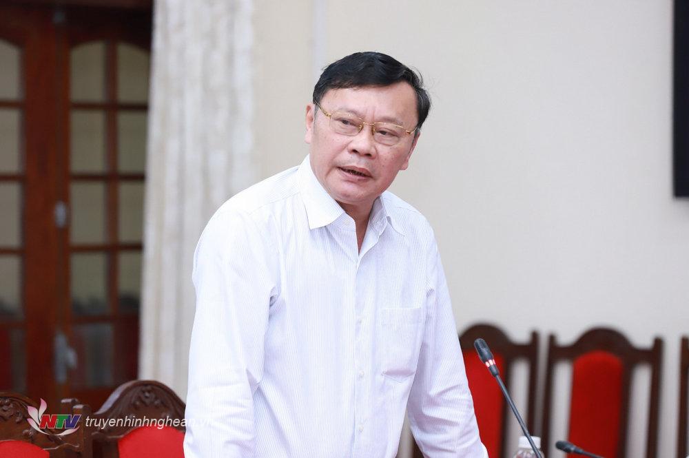 Đồng chí Bùi Thanh Bảo - Ủy viên Ban Chấp hành Đảng bộ tỉnh, Bí thư Huyện ủy Tân Kỳ phát biểu tại hội nghị. 