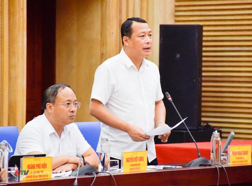 Giám đốc Sở KH&ĐT Phạm Hồng Quang báo cáo tình hình kinh tế - xã hội tháng 4, nhiệm vụ tháng 5.
