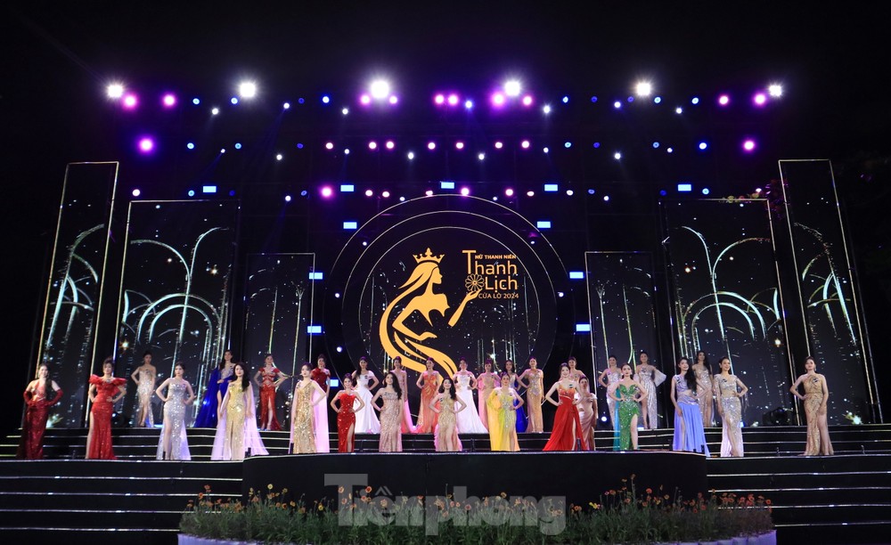 Tối 6/4, tại Công viên Hoa Cúc Biển, UBND thị xã Cửa Lò (tỉnh Nghệ An) đã tổ chức Chương trình khai mạc lễ hội “Hoa Cúc Biển” và Chung kết cuộc thi Nữ thanh niên thanh lịch Cửa Lò năm 2024.