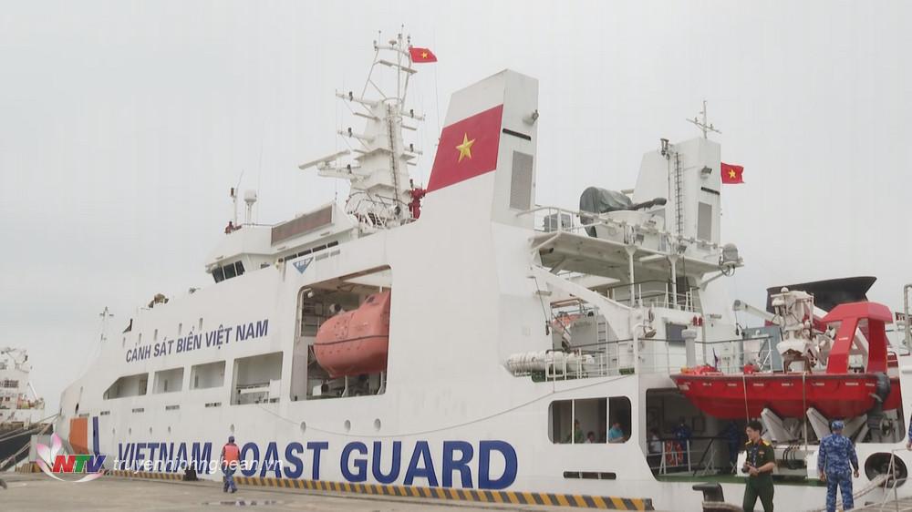 Cùng với việc tuần tra, Cảnh sát biển Việt Nam và cơ quan quản lý của 9 tỉnh ven biển sẽ trực tiếp tuyên truyền đến ngư dân về việc chấp hành các quy định của pháp luật khi khai thác, đánh bắt trên vùng biển