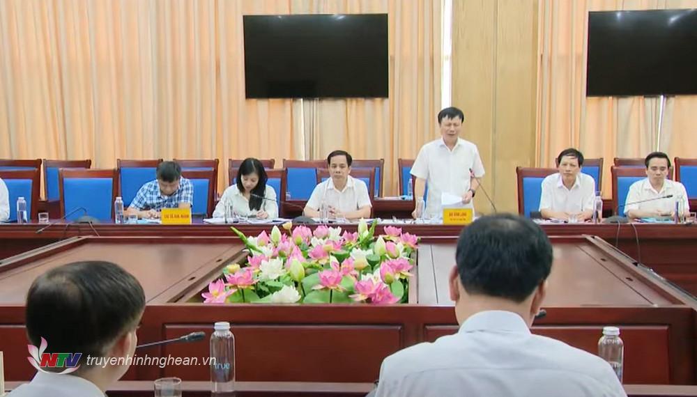 Phó Chủ tịch UBND tỉnh Bùi Đình Long phát biểu tại cuộc làm việc.