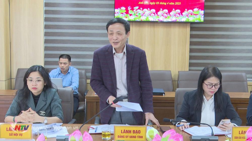 Đồng chí Hoàng Văn Nhiên - Phó Bí thư chuyên trách Đảng ủy UBND tỉnh phát biểu tại cuộc làm việc.