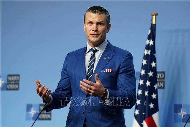 Bộ trưởng Quốc phòng Mỹ Pete Hegseth trong cuộc họp báo tại Brussels, Bỉ ngày 13/2/2025. Ảnh: THX/TTXVN