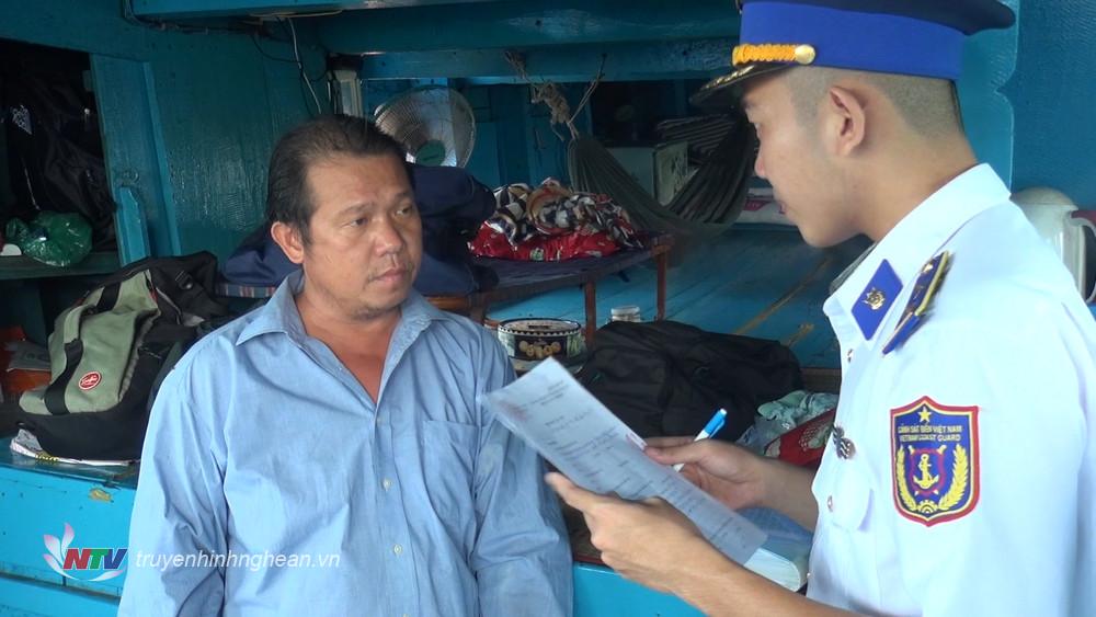 Ngoài hàng hoá không có hoá đơn chứng từ, thuyền viên trên tàu được xác định không đủ bằng cấp, chứng chỉ chuyên môn theo quy định. 