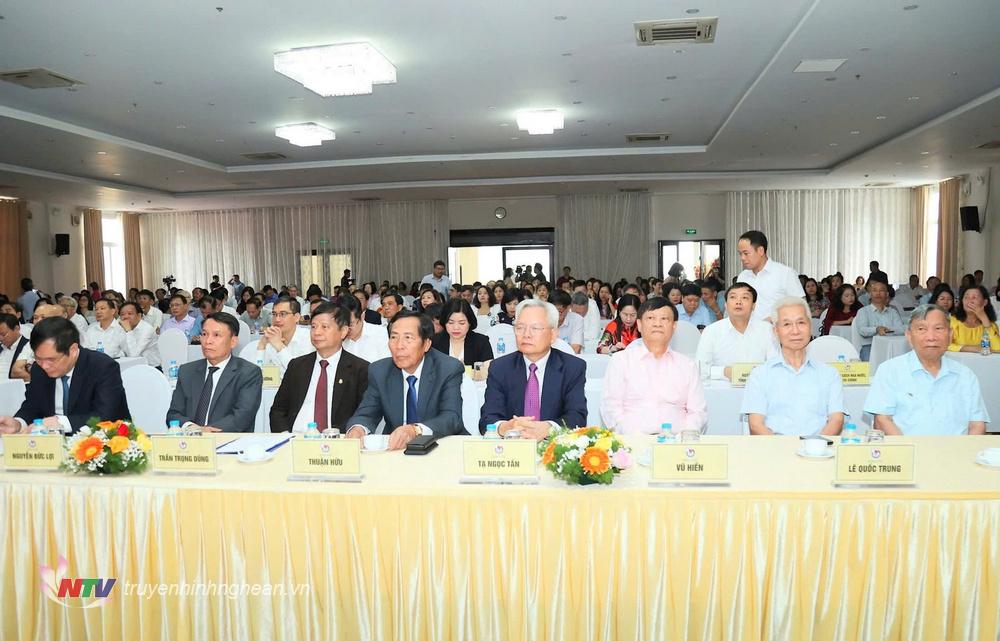 Các đại biểu dự Hội nghị