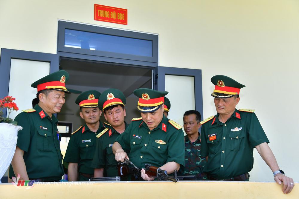 Kiểm tra hệ thống lưu trữ dữ liệu, hệ thống sổ sách tại Xưởng sửa chữa tổng hợp Z12, Phòng Hậu cần – Kỹ thuật, Bộ Chỉ huy Quân sự tỉnh Nghệ An.