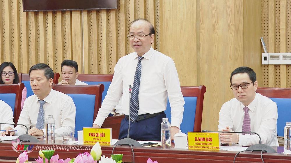 Đồng chí Phan Chí Hiếu - Bí thư Đảng ủy, Chủ tịch Viện Hàn lâm Khoa học Xã hội Việt Nam phát biểu tại buổi lễ.