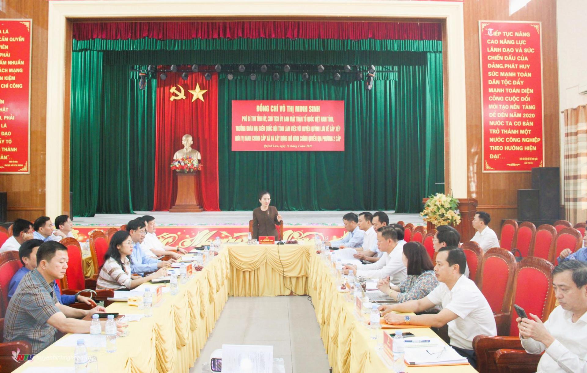 Các thành viên trong đoàn công tác của tỉnh.