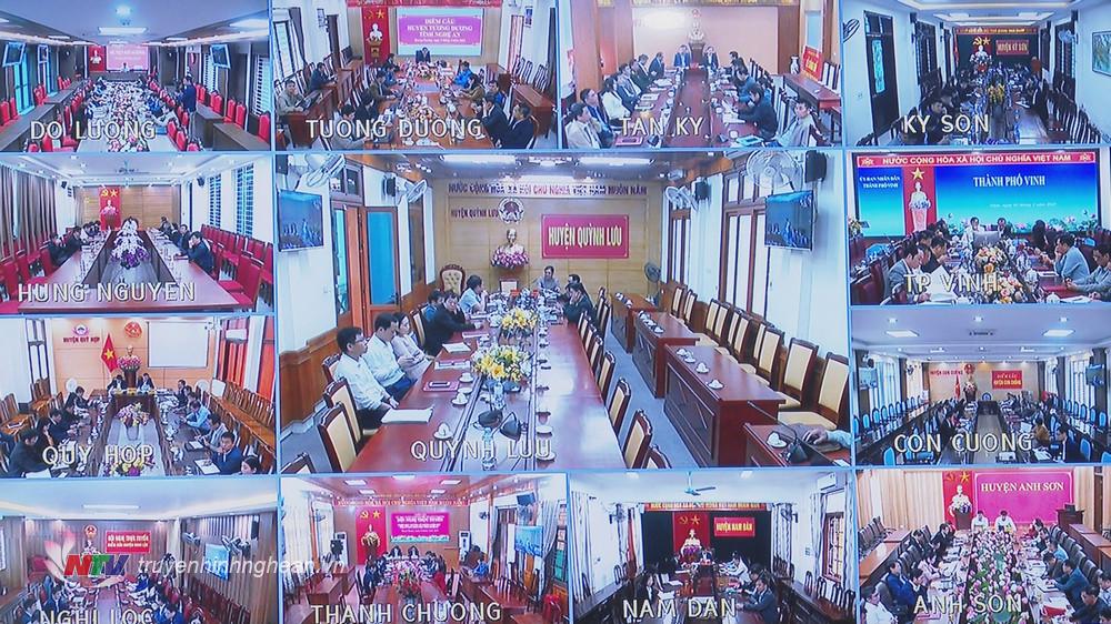 Phiên họp được tổ chức trực tuyến đến 20 huyện, thành phố, thị xã. 