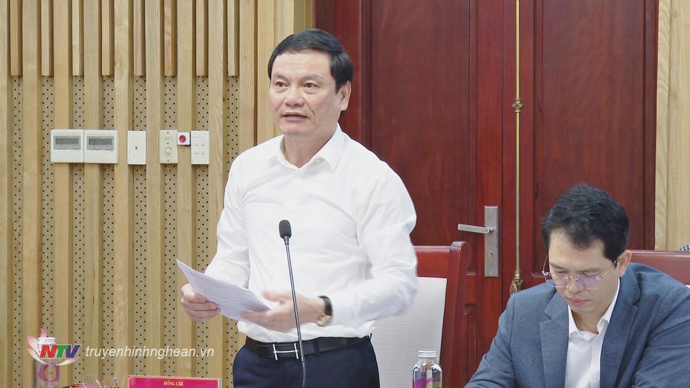 Đồng chí Đặng Thanh Tùng - Chánh Văn phòng UBND tỉnh Nghệ An phát biểu tại phiên họp.