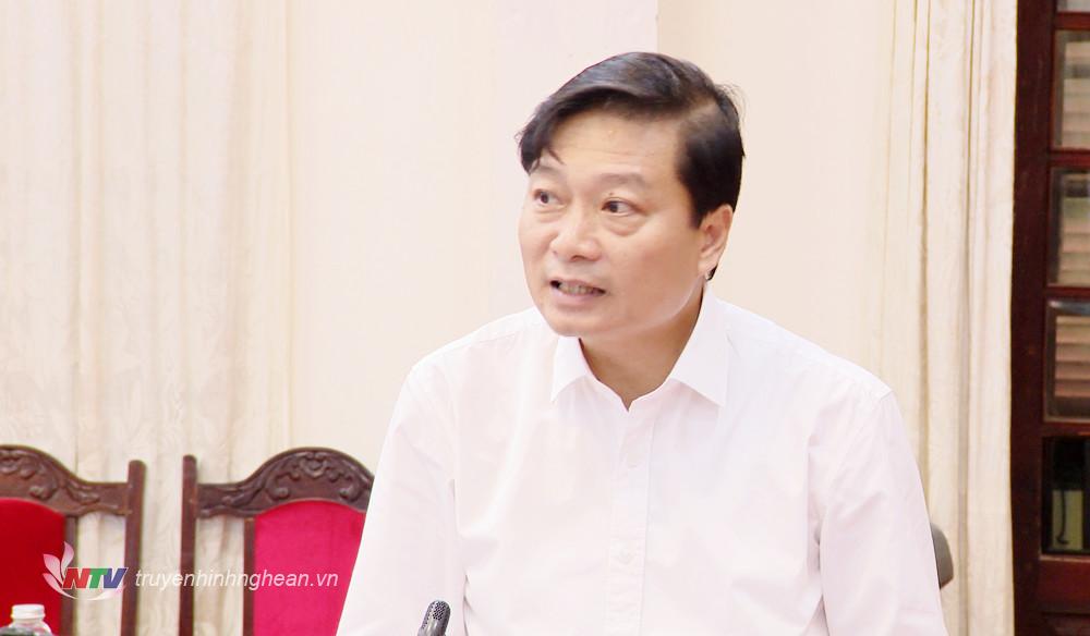 Chủ tịch UBND tỉnh Lê Hồng Vinh phát biểu tại hội nghị.