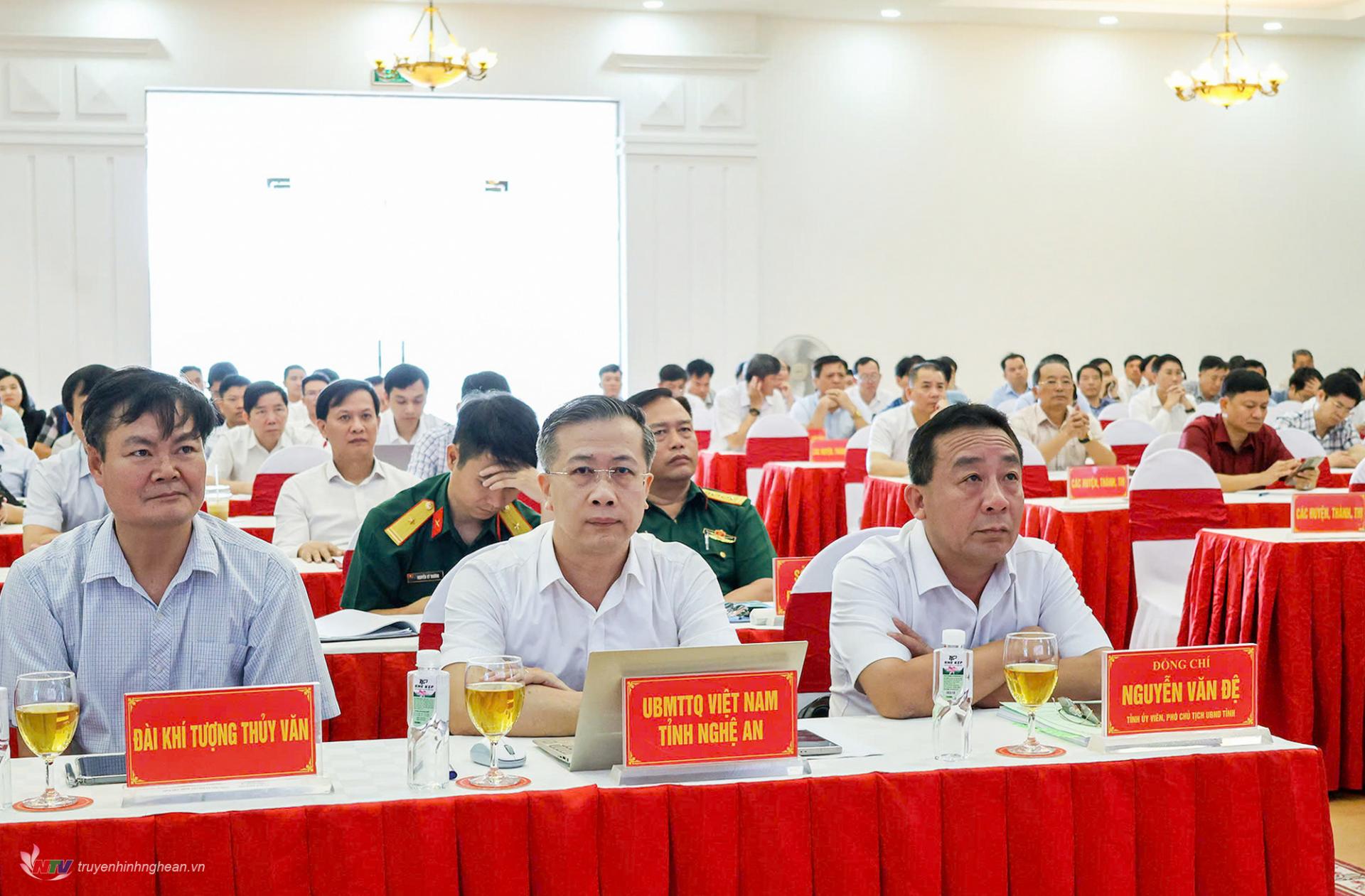 Các đại biểu dự hội nghị.