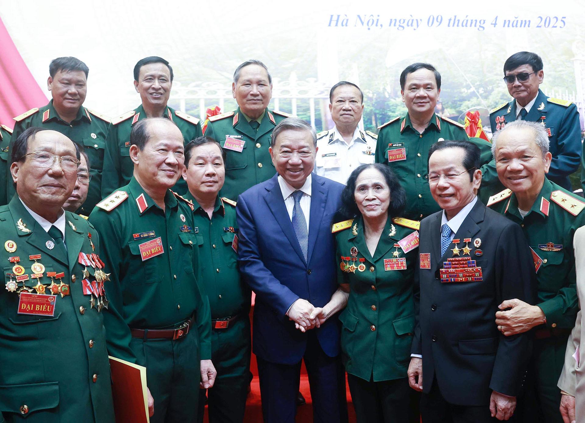 Tổng Bí thư Tô Lâm với các đại biểu. Ảnh: TTXVN