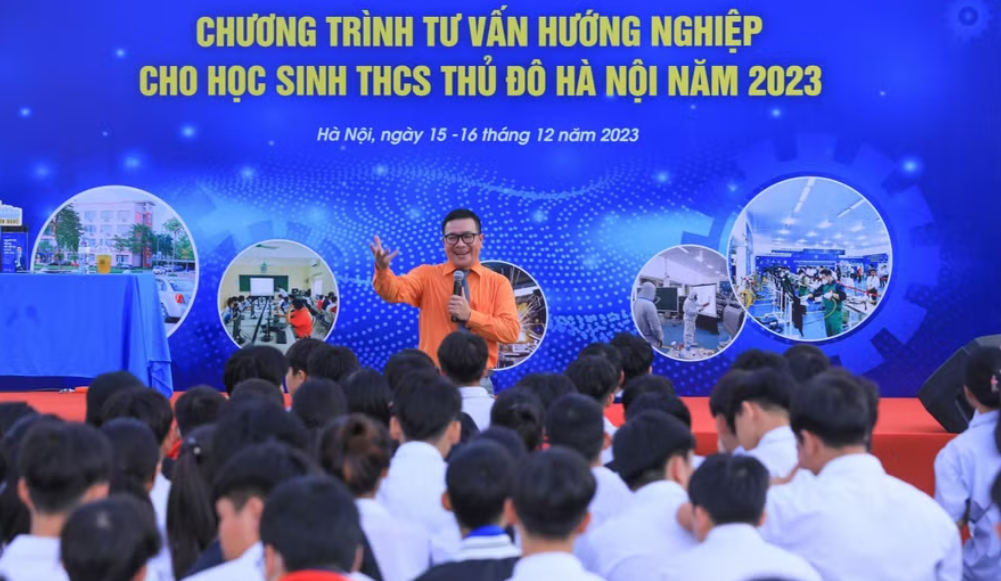 Chương trình tư vấn hướng nghiệp của Trường Trung cấp nghề Giao thông công chính Hà Nội. Ảnh: NTCC