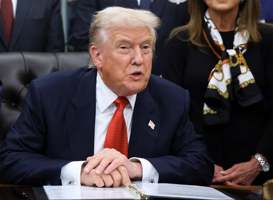 Tổng thống Trump thảo luận việc ngừng bắn ở Ukraine với Tổng thống Putin. Ảnh: Reuters 