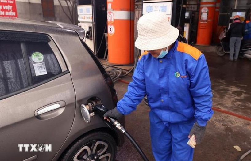 Thay đổi cách chạy xe có thể giúp chúng ta giảm tiêu thụ nhiên liệu đáng kể. (Ảnh: Văn Điệp/TTXVN)