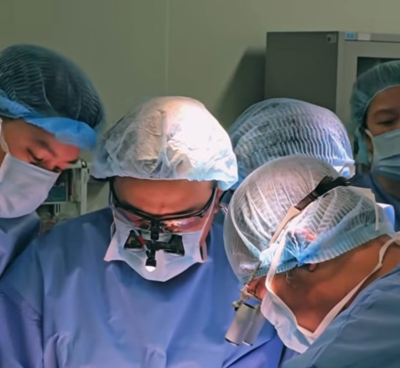 Ghép tạng cho người nhận.