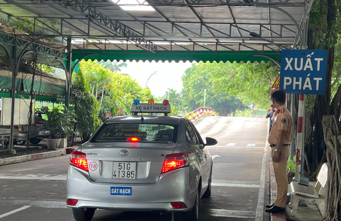 Từ 1-7, đơn vị sát hạch lái xe được sử dụng ô tô điện để sát hạch. Ảnh: TN