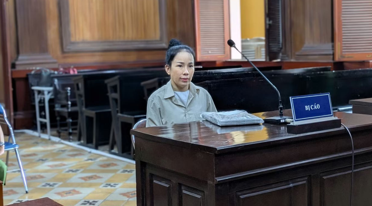 HĐXX phúc thẩm bác kháng cáo kêu oan, giữ nguyên bản án sơ thẩm, phạt bị cáo Đinh Thị Lan 1 năm 9 tháng tù.