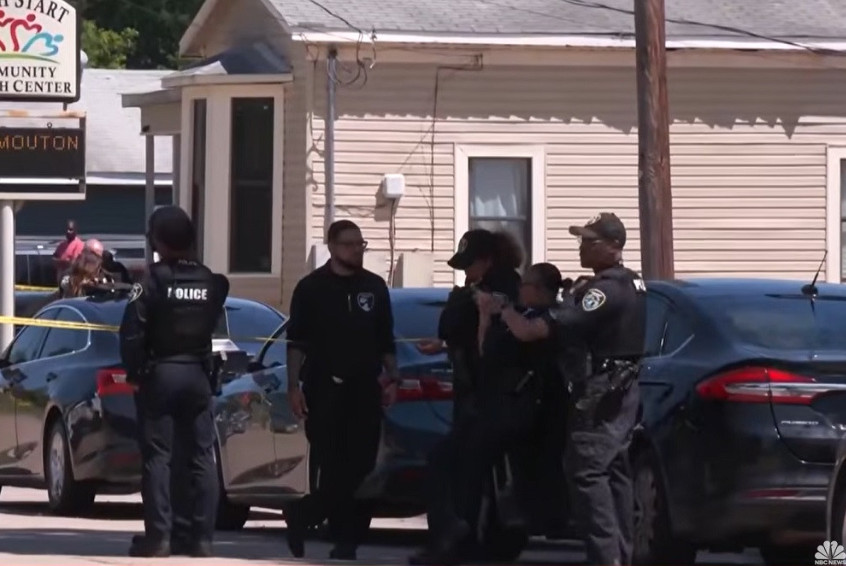 Cảnh sát Mỹ có mặt ở hiện trường vụ việc. Ảnh: NBC News 